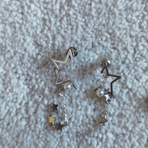 five pairs of earrings - Picture 2 of 6